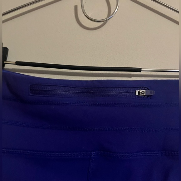 Athleta bright blue reflective rear pocketed Capri leggings size extra small - Picture 2 of 7